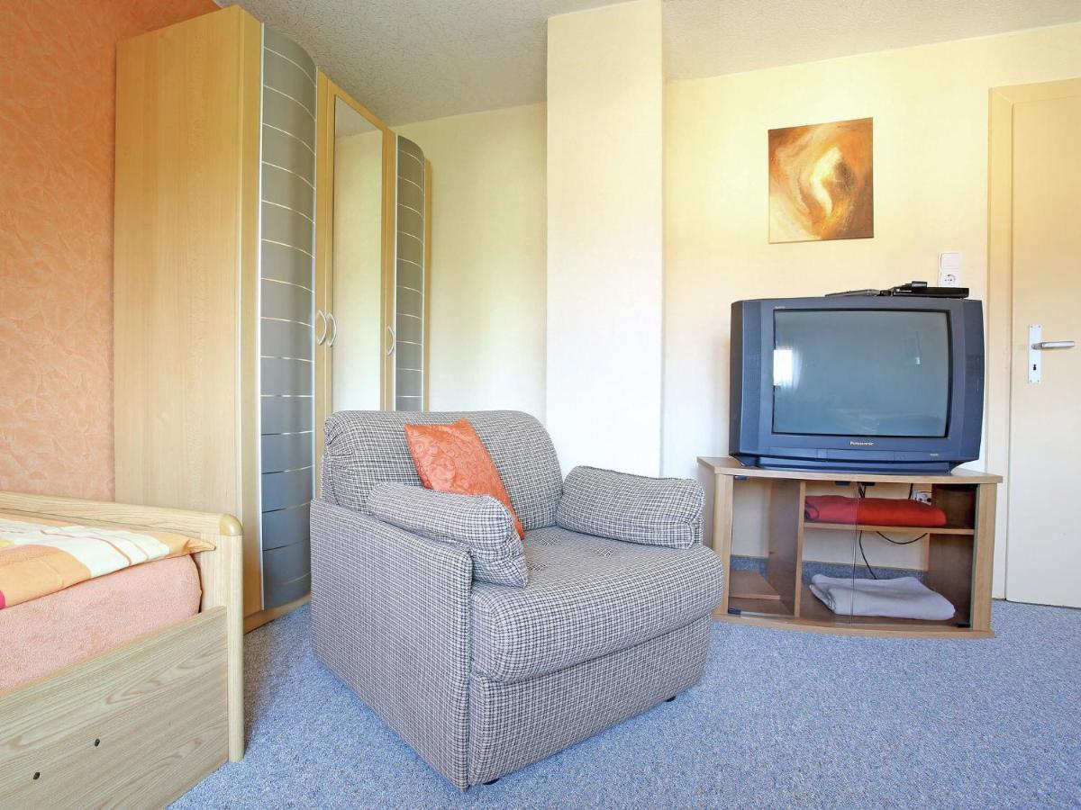 Apartment With Terrace And Pool In The Garden Pracht Exteriér fotografie